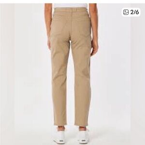 Hollister Ultra High Rise Mom Pant size 3 Regular Khaki Chino